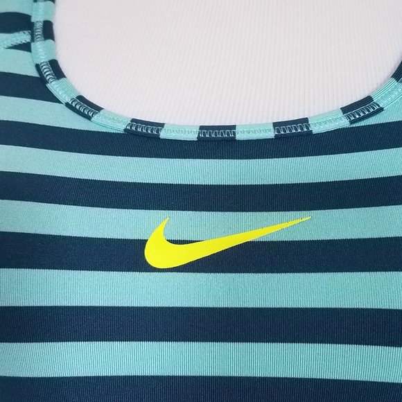 Nike Dri-Fit Sports Bra Size Medium - Picture 4 of 9